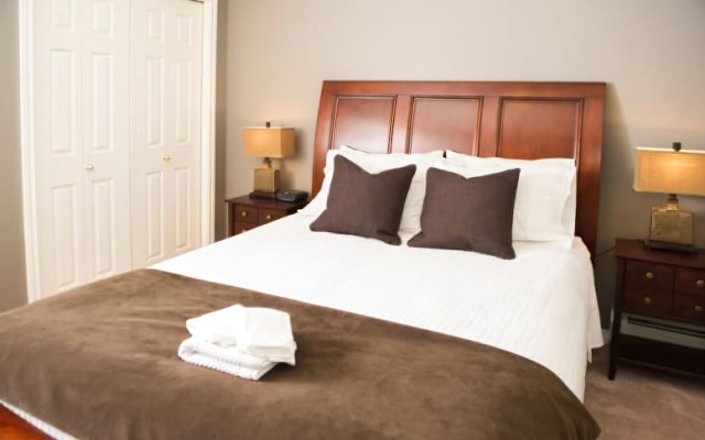 Executive Suites by Roseman - Pavilions of Eau Claire
