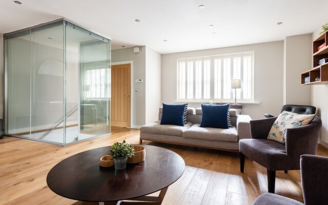 The Norfolk Townhouse - Large & Stunning 5BDR Mews Home on Private Street