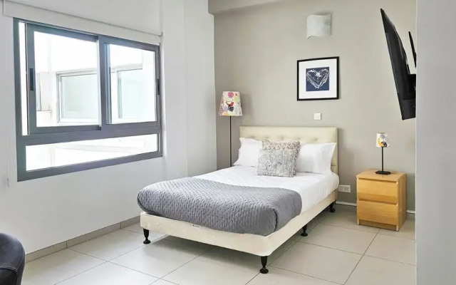 Phaedrus Living Ledras Residences 104