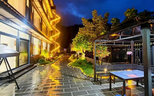 Nanhuaju Homestay – Outside – Lijiang