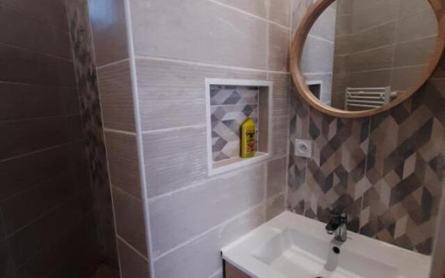 Le Arbousier -à 5 min des plages - parking