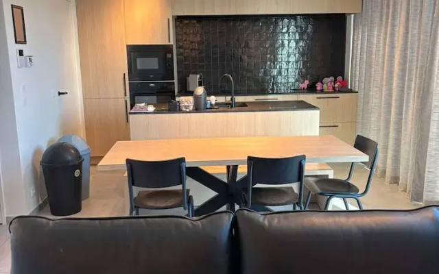 Huswell - Beachfront Apartment With sea View