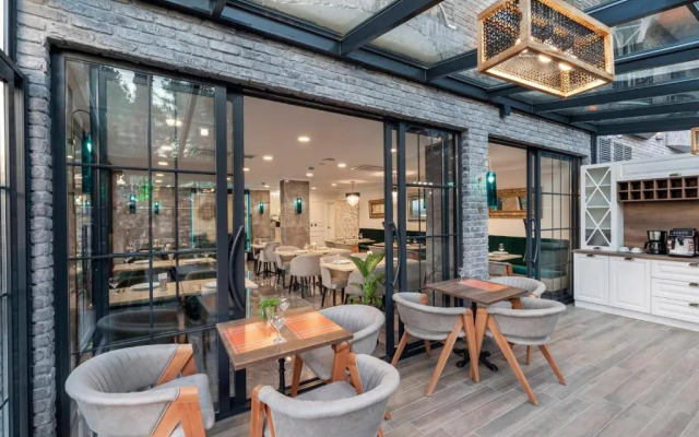 Lagun Castle Hotel&Spa