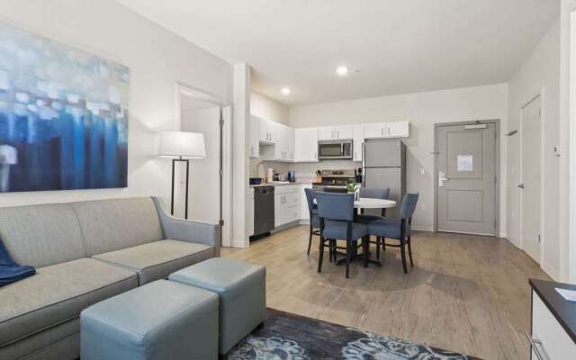 WaterWalk Extended Stay by Wyndham Kansas City - Overland Pk