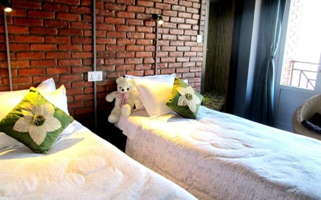 Cafe Beyond and Guest House