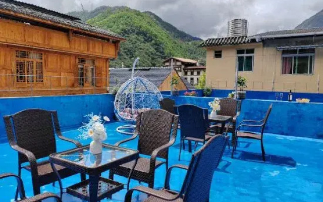 Wenruoyijia Hotel (Hailuogou Branch)