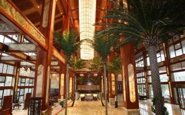 Donggu Lake Xiangshan New Century Hotel