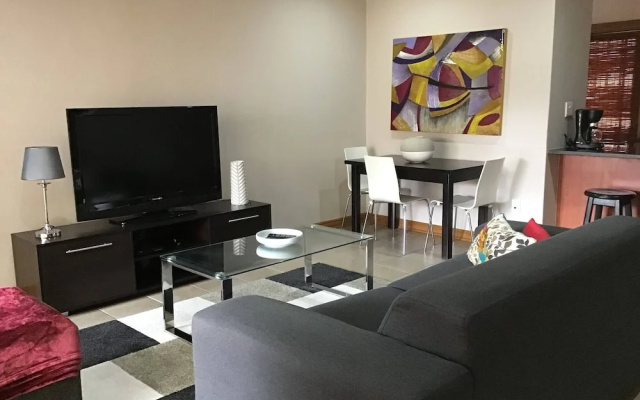 Cozy 2BR 2BR Townhouse Netflix Private Parking Great Location!