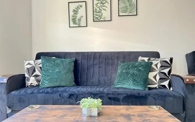 Boleyn Avenue by Incredible Stay