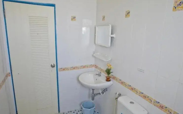 Raya Guest House