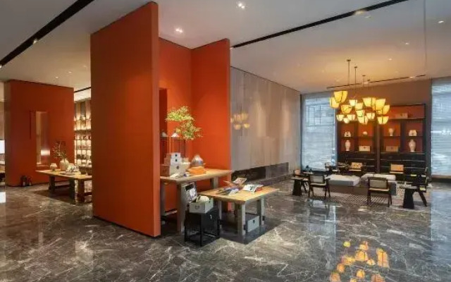 Qionghai Changlong Hotel (Yinhai Zaliang Street)