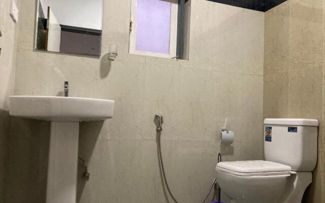 Maujis Villa And Guest House