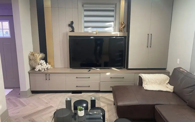 Modern Masterpiece 7 Bedroom Home