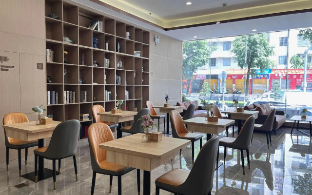 CHEERMAY Hotel (Jiangmen Wuyi University 33 Xu Street)