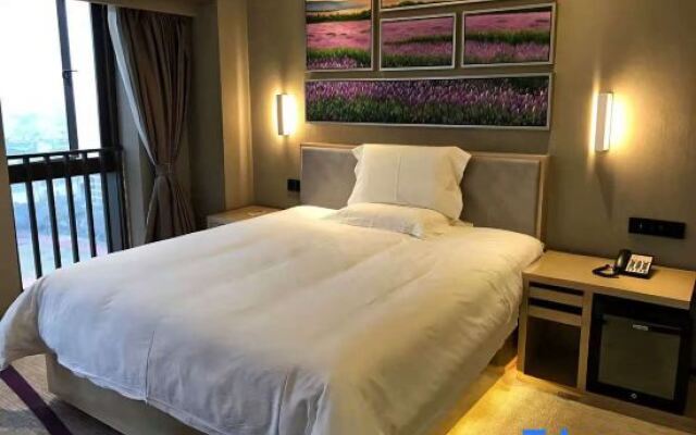 IU Hotels·Zhongshan Xiaolan Parkway Plaza