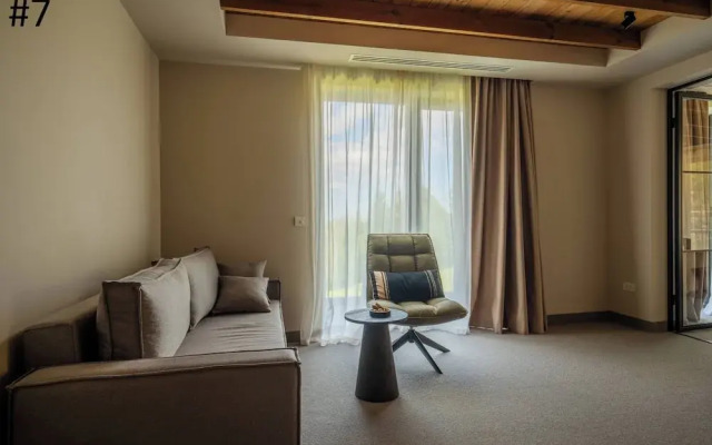 The Pines Bucegi Lodge