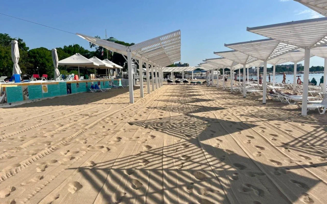 Zolotoj bereg(Evpatorija)