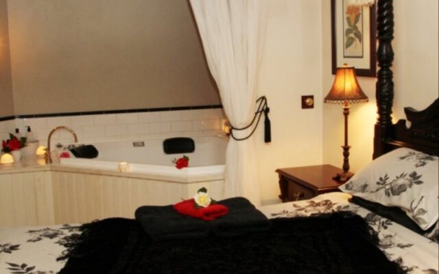 Forest Edge Cottage at Merrow Cottages