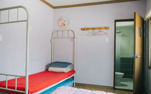 We Guest House - Hostel