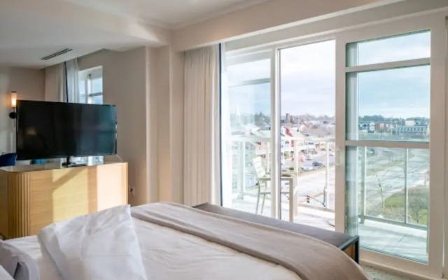The Brenton Hotel
