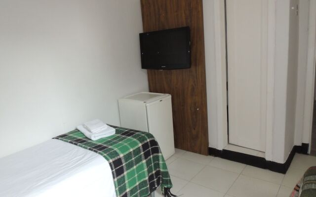 Hotel Economy 888 By UP Hotel Próximo a Praça da Estação e Rodoviária