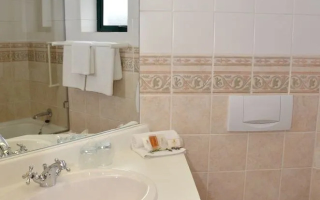 Stellenbosch Lodge Hotel & Conference Centre