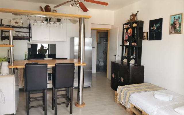 Apartment Renko - 100 m from the sea : A1 Omis, Riviera Omis