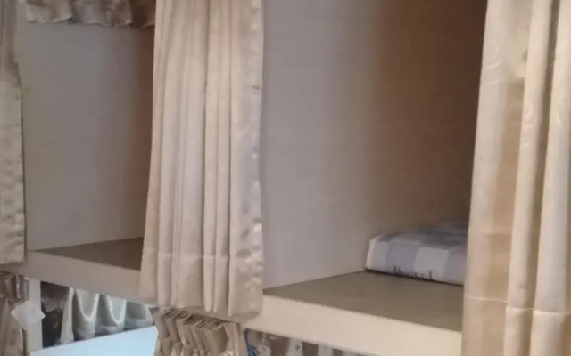 Jiji Art Backpackers Hostel