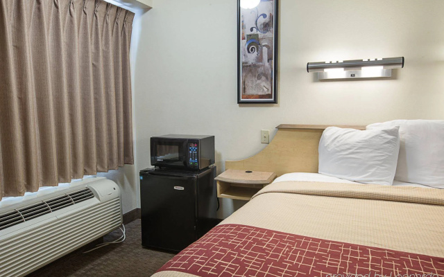 Red Roof Inn Detroit - Farmington Hills