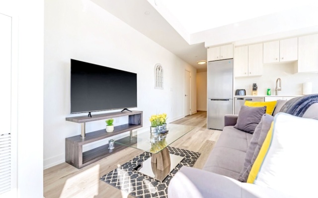 High Rise 1BR Building With Gorgeous Views