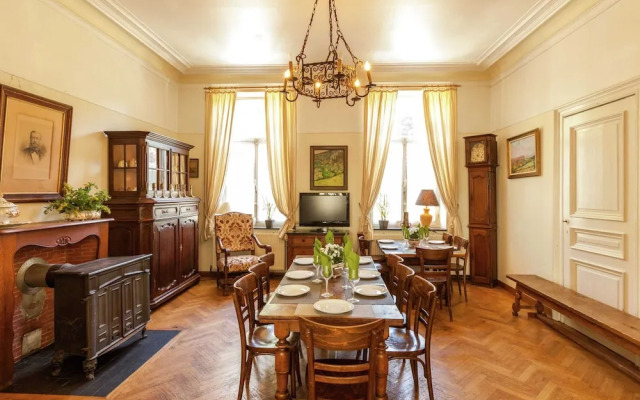 Spacious Holiday Home With Garden