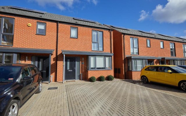 Royal Derby Hospital 3 bed Town House