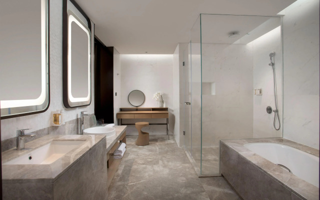 Holiday Inn Wuxi Central Station by IHG