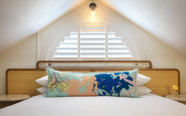 Lighthouse Hotel - Key West Historic Inns