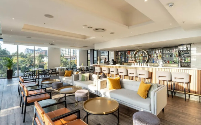 Luxury Apartment Sandton / no Loadshedding / Dstv