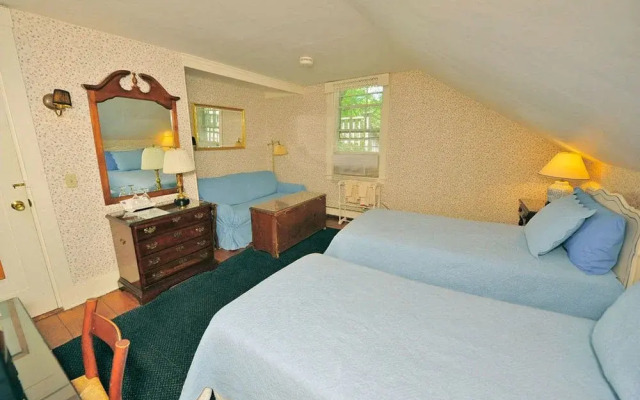 Languedoc Inn & 3 Hussey St Guest House