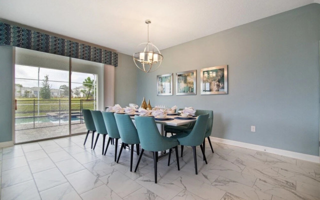 8BR ChampionsGate Pool Home wTheater