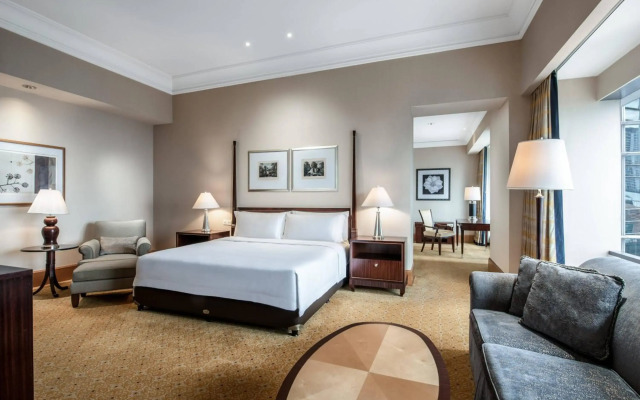 The Ritz-Carlton Jakarta, Mega Kuningan