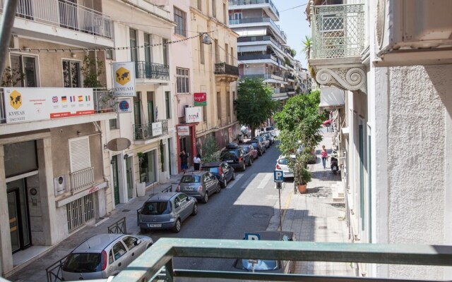 Luxury Pireas Stay New 2BR Urban Escape