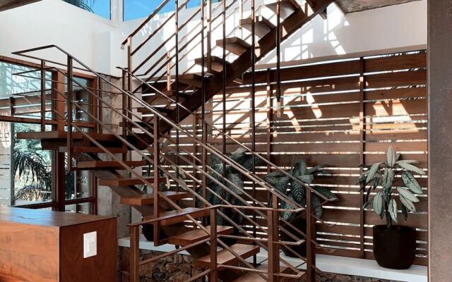 Modern 7 Bedrooms Villa on Private Beach Access