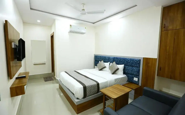 OYO 90380 Hotel Golden City