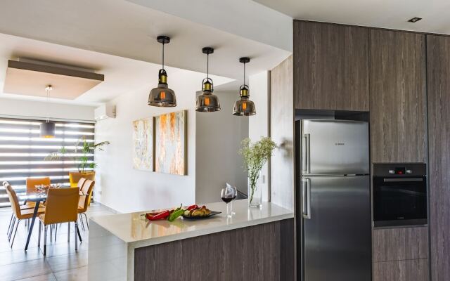 Levanco City Sea Business Suite
