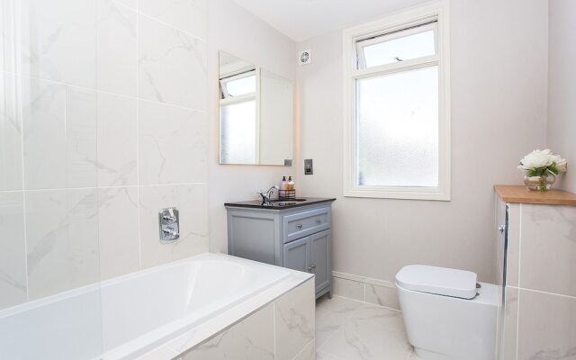 Newly Renovated 2 Bed in Wimbledon Village