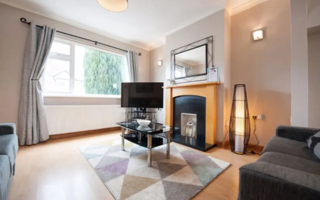 Holiday Home - Sleeps 7