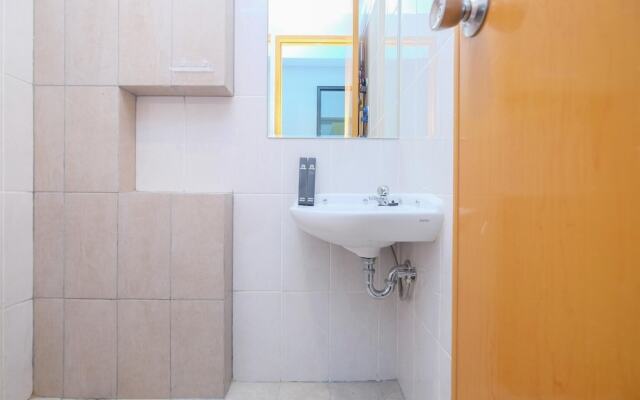 Comfort And Modern 2Br At Royal Heights Apartment