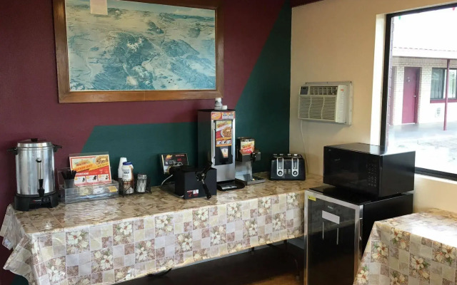 Regal Motel in Las Vegas, New Mexico