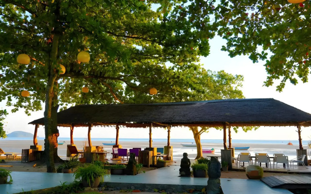 Villa Cha Cha Chaolao Beach Resort