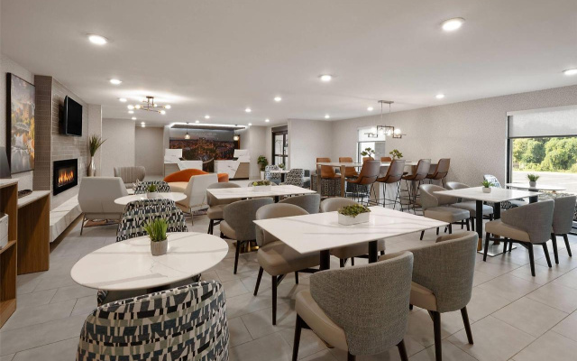 La Quinta Inn & Suites by Wyndham Greenville Woodruff Rd.