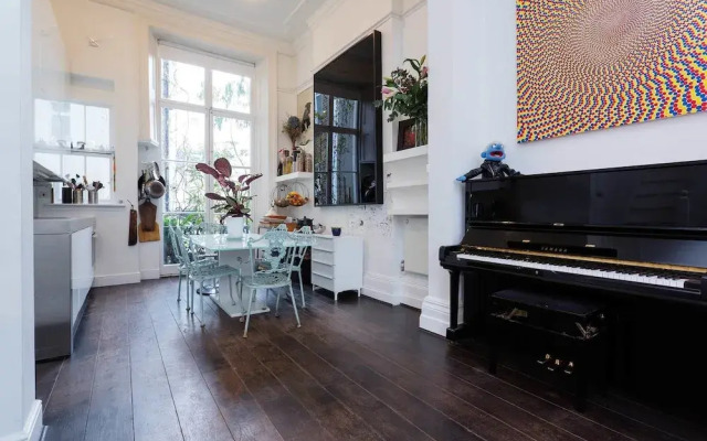 Queen's Gardens Delight