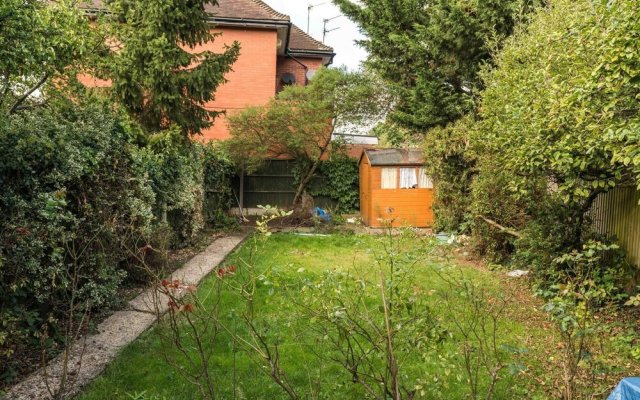 NEW Lux 3BD Family Home W/garden - North London